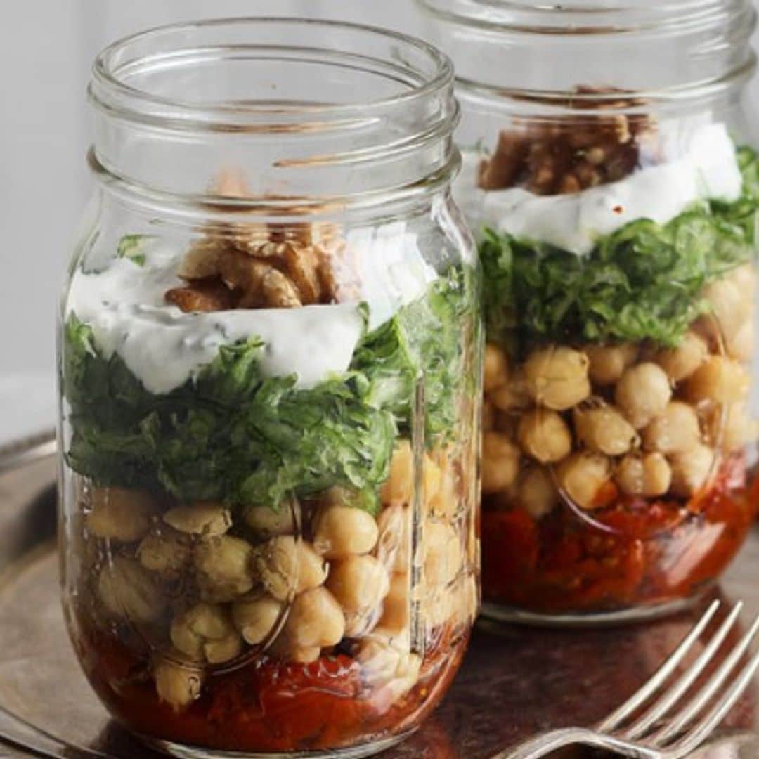 Garbanzos con pepino y salsa de yogur