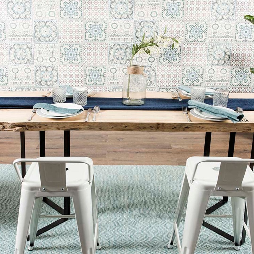 Cómo construir una mesa de comedor de madera en bruto