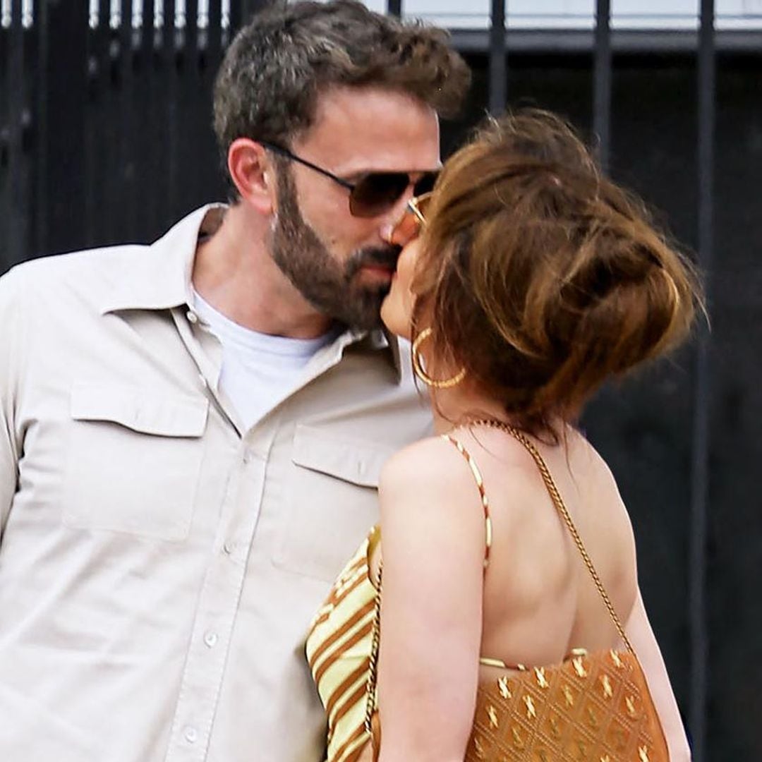 Jennifer Lopez y Ben Affleck: el beso que desmiente los rumores