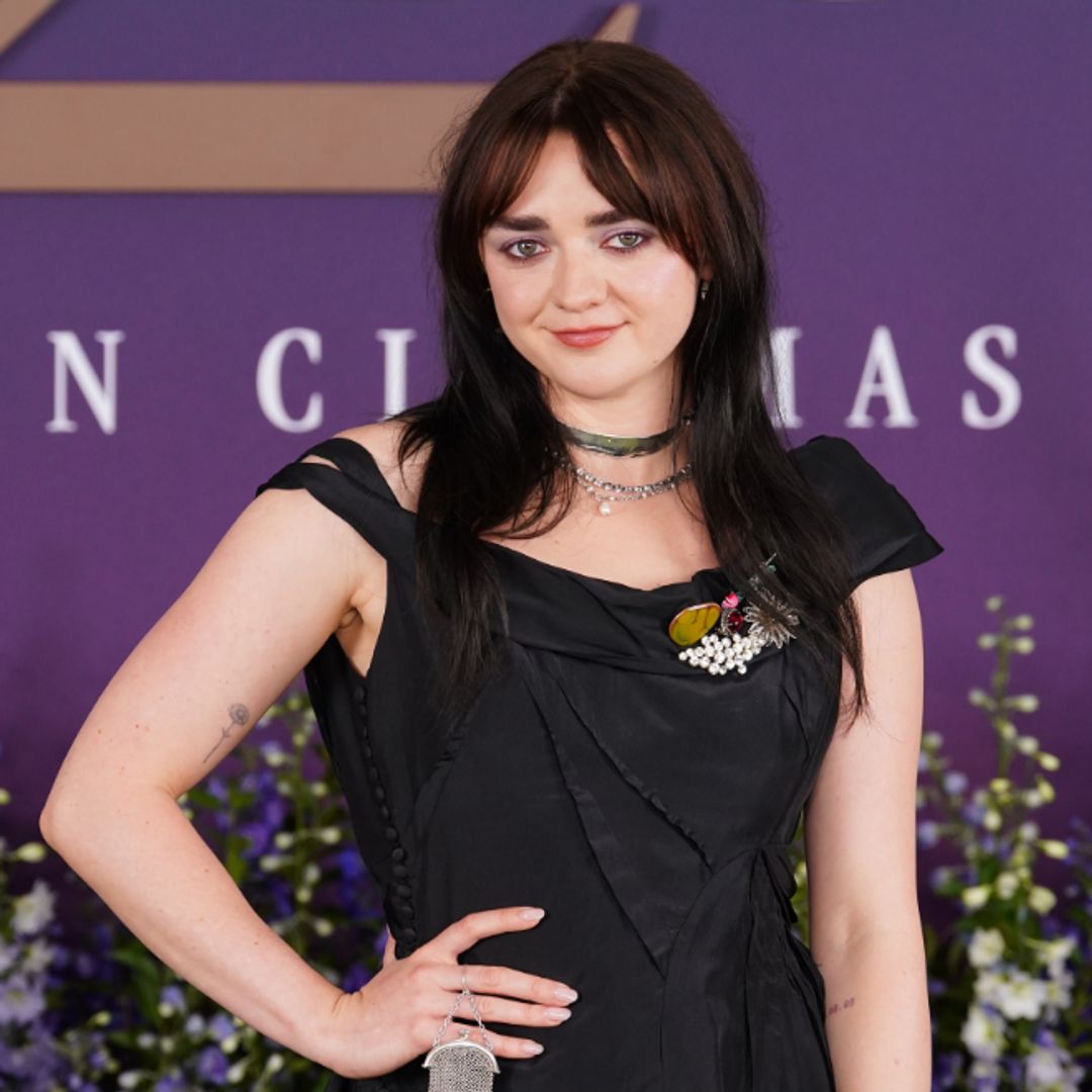 Maisie Williams recrea los 'looks' más icónicos de Sandra Bullock