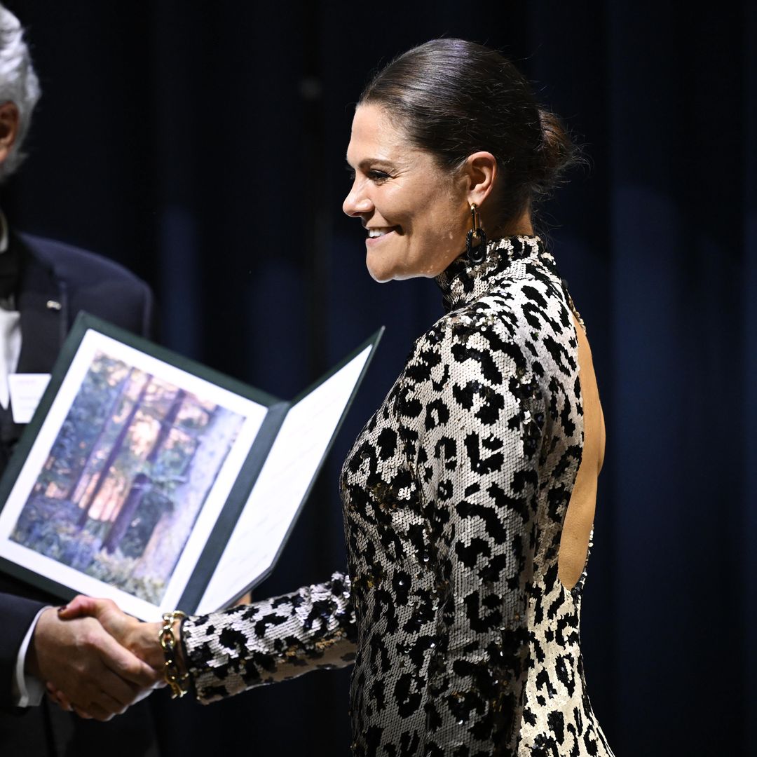 Victoria de Suecia con vestido de fiesta