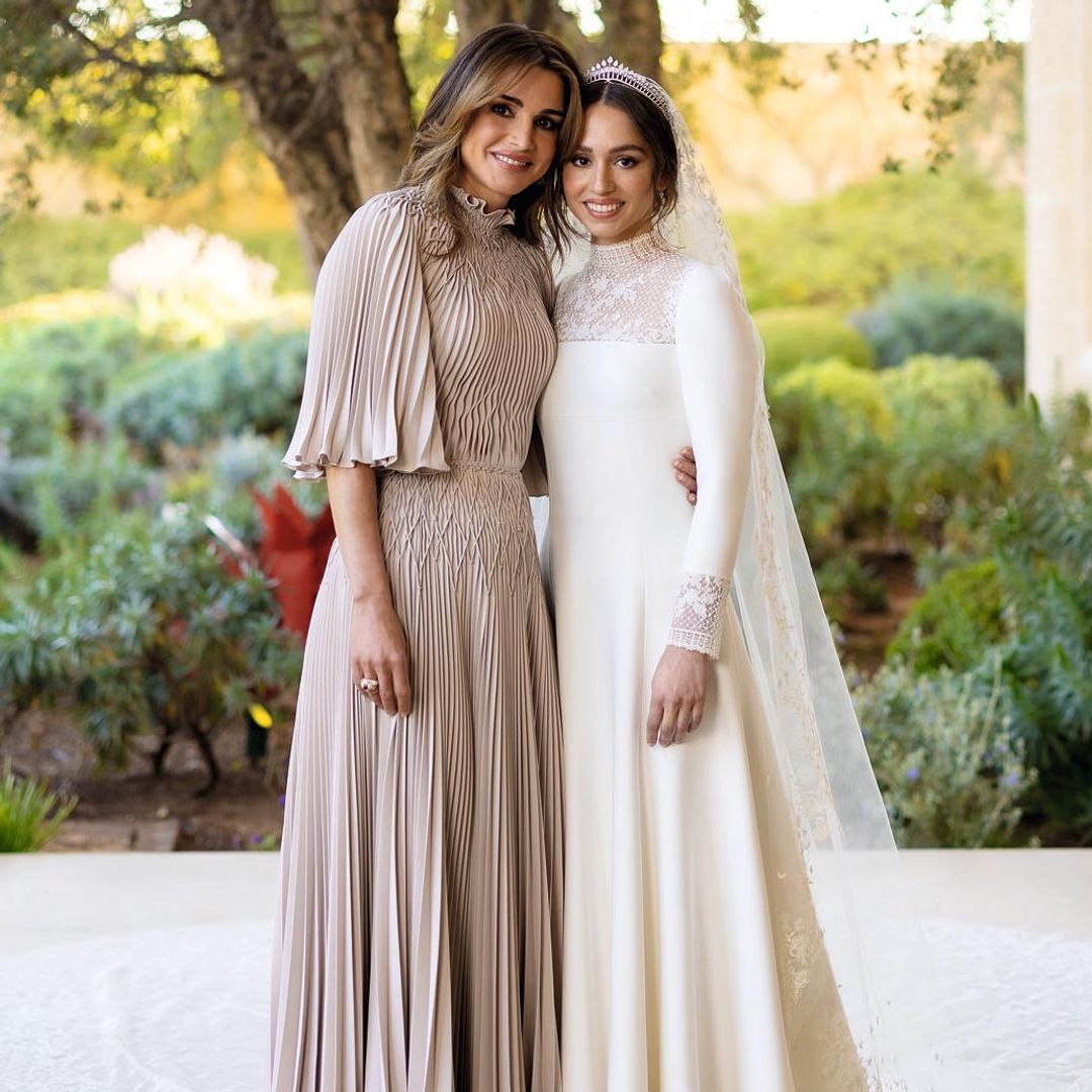 Recordamos el look de Rania de Jordania en la boda de su hija: "Quiso mantenerse en un segundo plano para ceder todo el protagonismo a Iman"