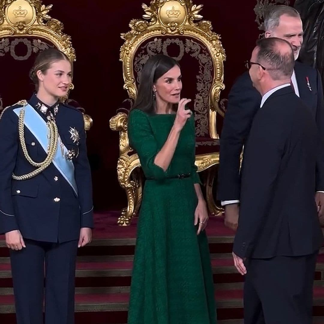 El aplaudido gesto de la reina Letizia hablando en lengua de signos: descubrimos lo que dijo
