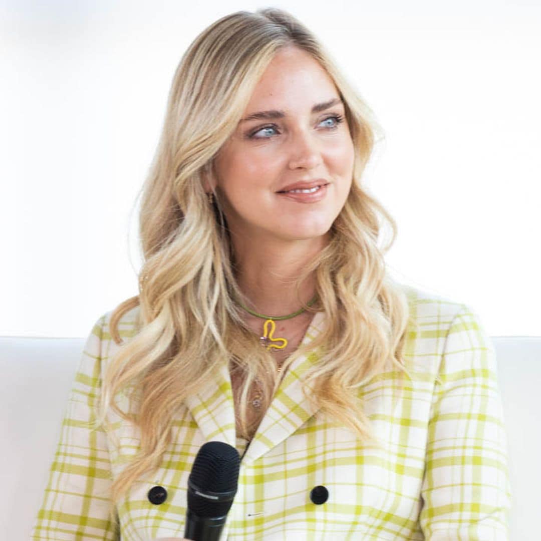 Tras Irina Shayk, Chiara Ferragni también estrena el traje de cuadros más famoso del cine