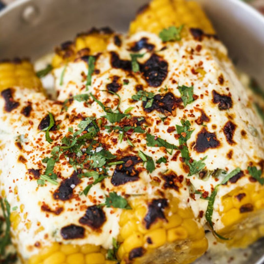 Mazorcas de maíz gratinadas con queso