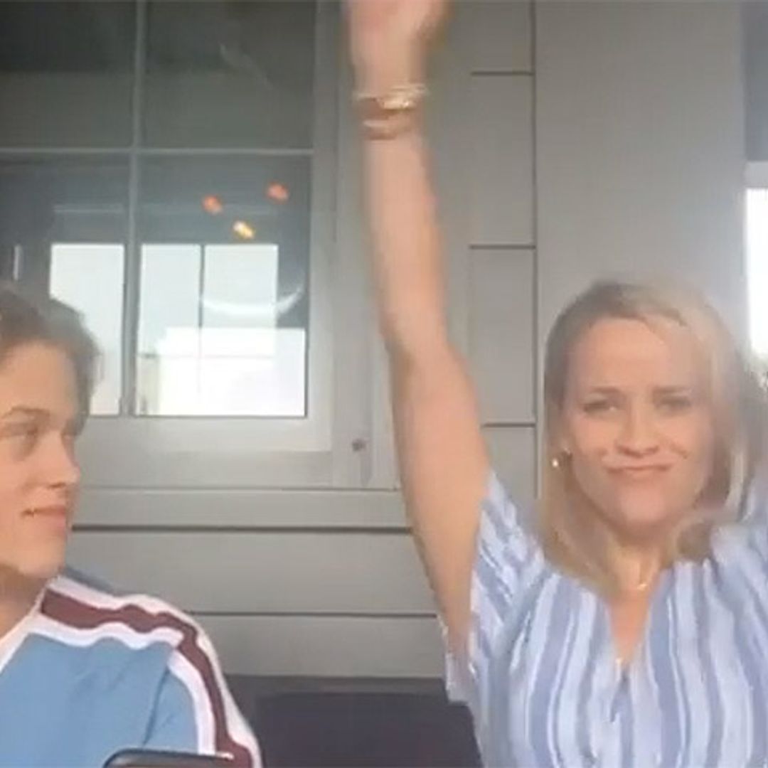 ¡Tierra, trágame! Reese Witherspoon saca los colores a su hijo Deacon, otra vez