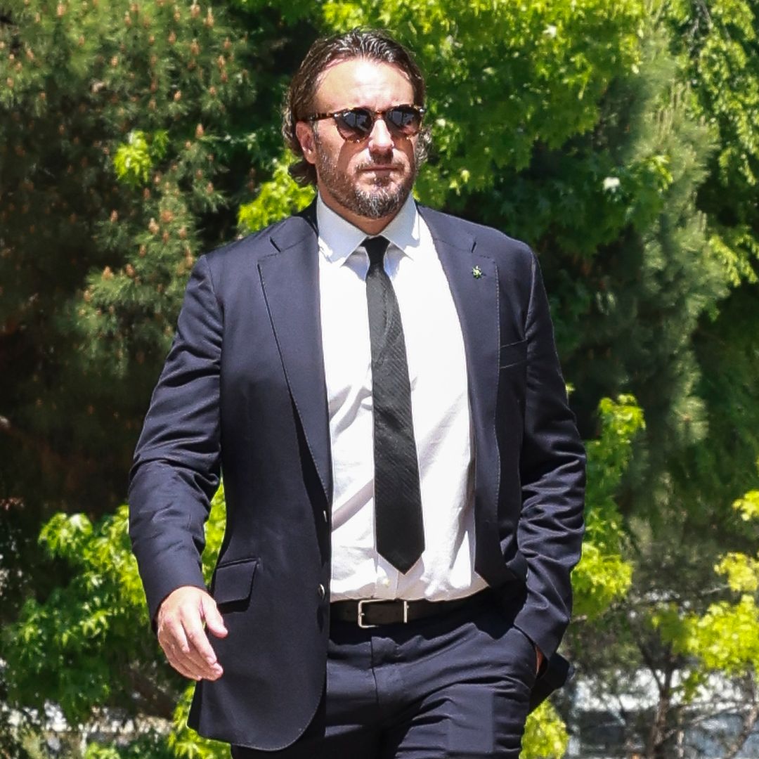 PRIMICIA. El significativo paso al frente de Francisco de Borbón al cumplirse un año de la muerte del duque de Sevilla: una promesa cumplida a su padre y una gran ausencia