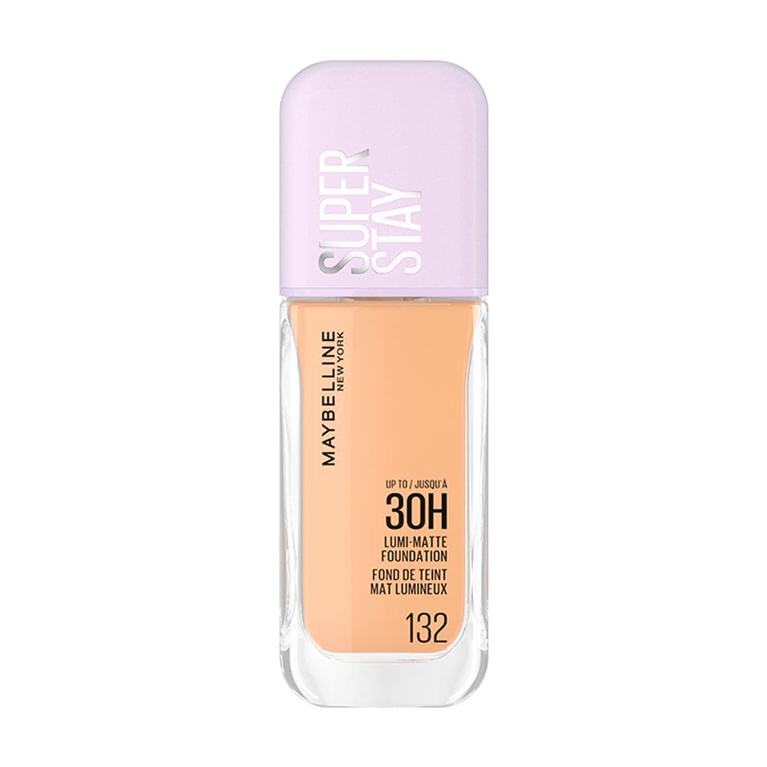 Super Stay Lumi Matte, de Maybelline (11,99 euros), consigue lo imposible: un acabado mate pero luminoso en una textura ultraligera que aguanta perfecta hasta 30 horas y lo resiste todo. Además, está disponible en 24 tonos y contiene aminoácidos. 