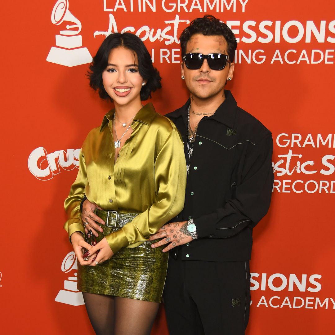 Christian Nodal acude a la fiesta de cumpleaños de su mamá acompañado por Ángela Aguilar