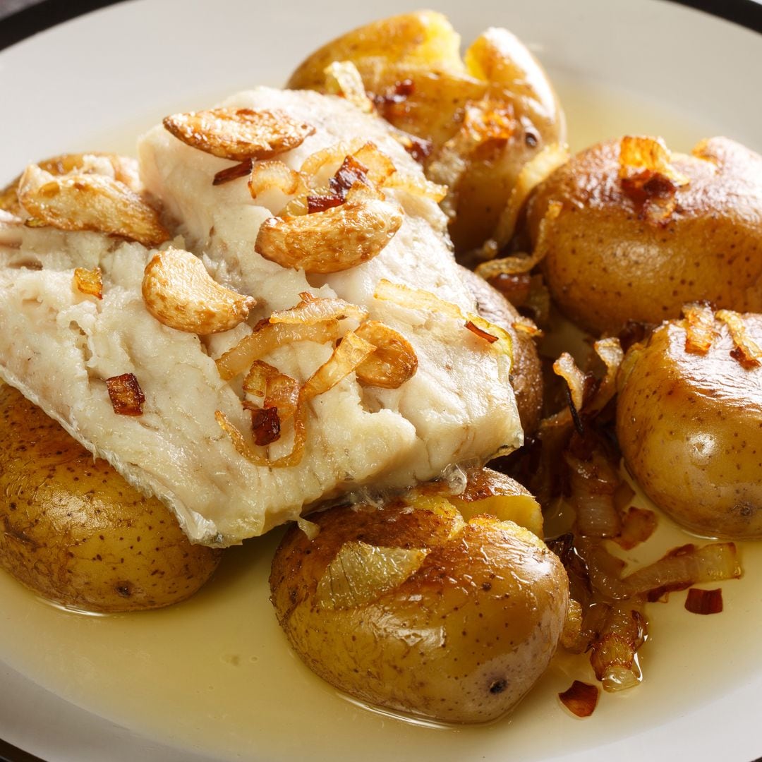 Bacalao con patatas cocinadas ‘a puñetazos’: el curioso plato portugués que brilla por su sabor y sencillez