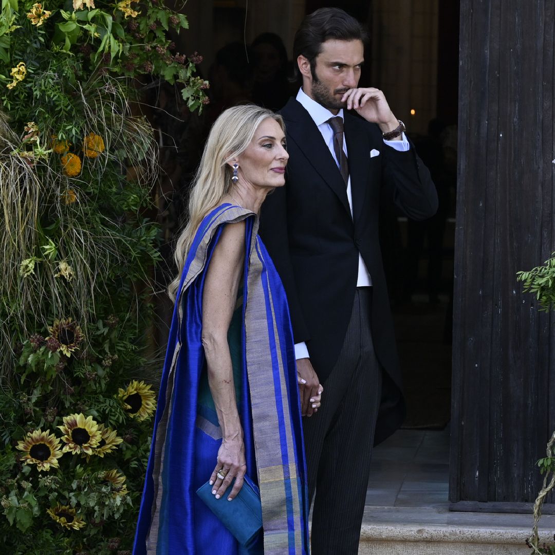 El vestido de madrina de Elena en la boda de Belén Écija: inspirado en la India y lleno de historia