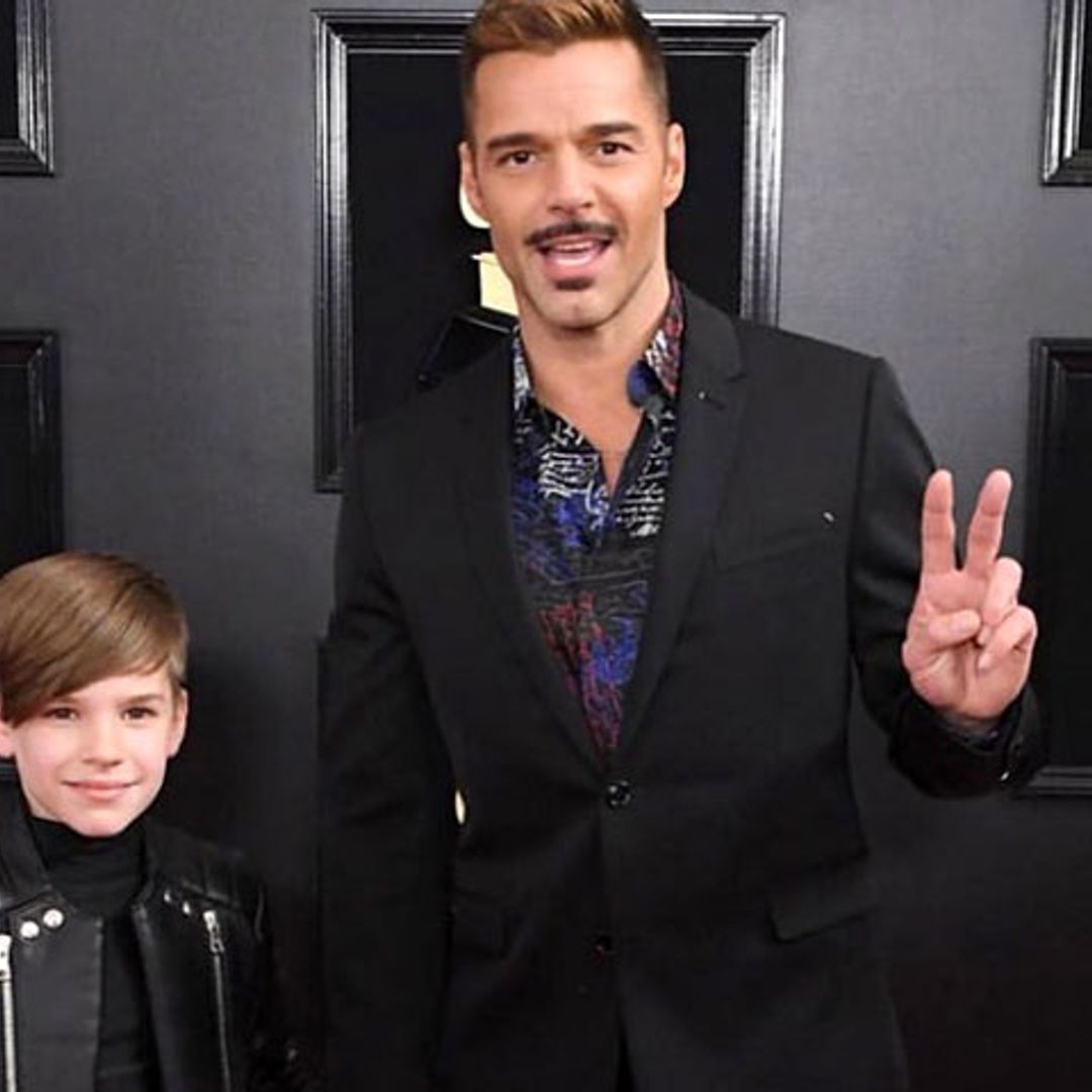 Matteo, el hijo de Ricky Martin, eclipsa a su padre en la alfombra roja de los Grammy