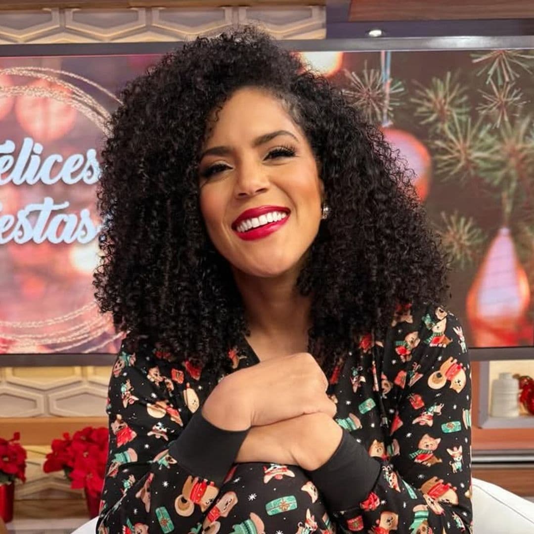 Francisca celebra un logro como mamá junto a sus tres hijos