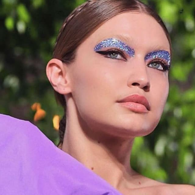 maquillaje azul