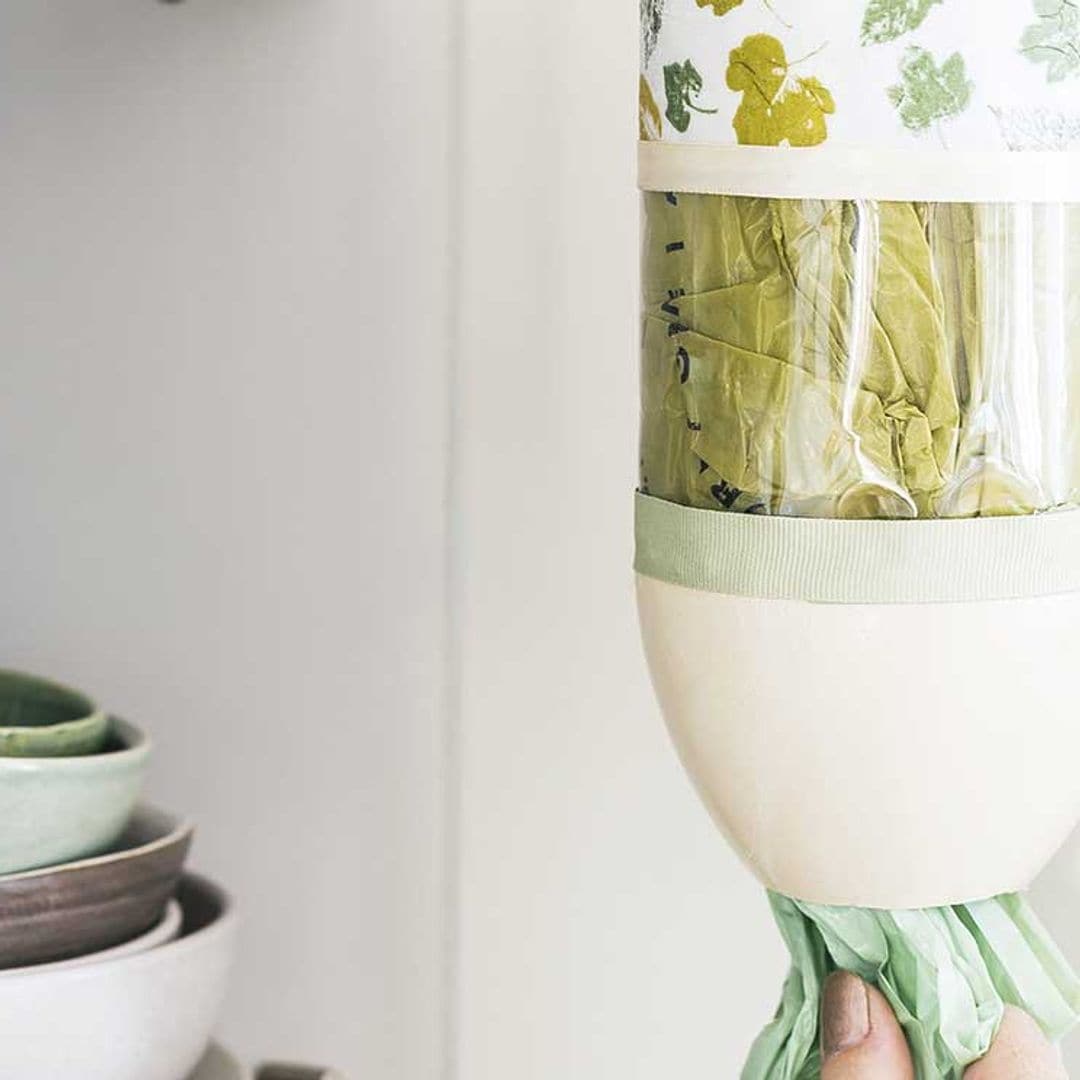 Todas las bolsas en orden con este dispensador reciclado