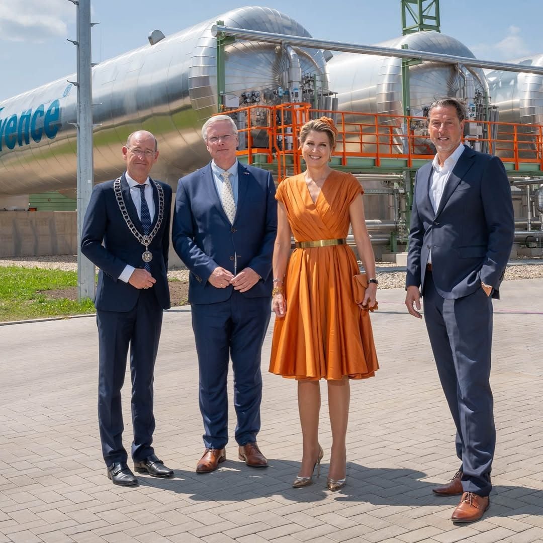 Máxima visitó la nueva planta de Twence.