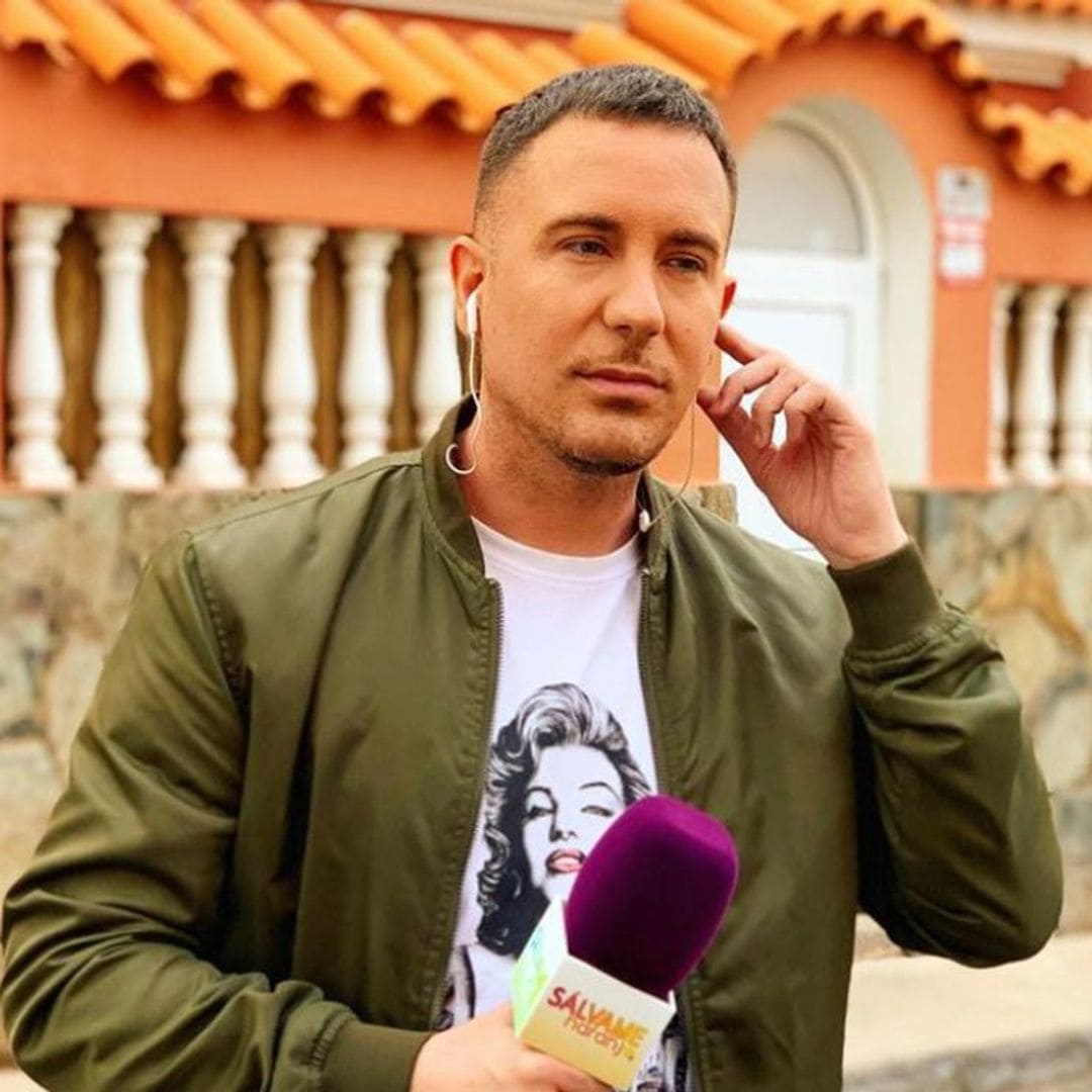El reportero de 'Sálvame' Raul Triguero anuncia en directo que se casa y cuenta cómo ha sido la pedida