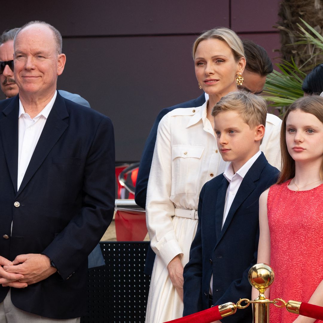 Así fueron las últimas horas de Charlene y Alberto de Mónaco y sus hijos antes de la explosión de un paquete bomba en el Principado