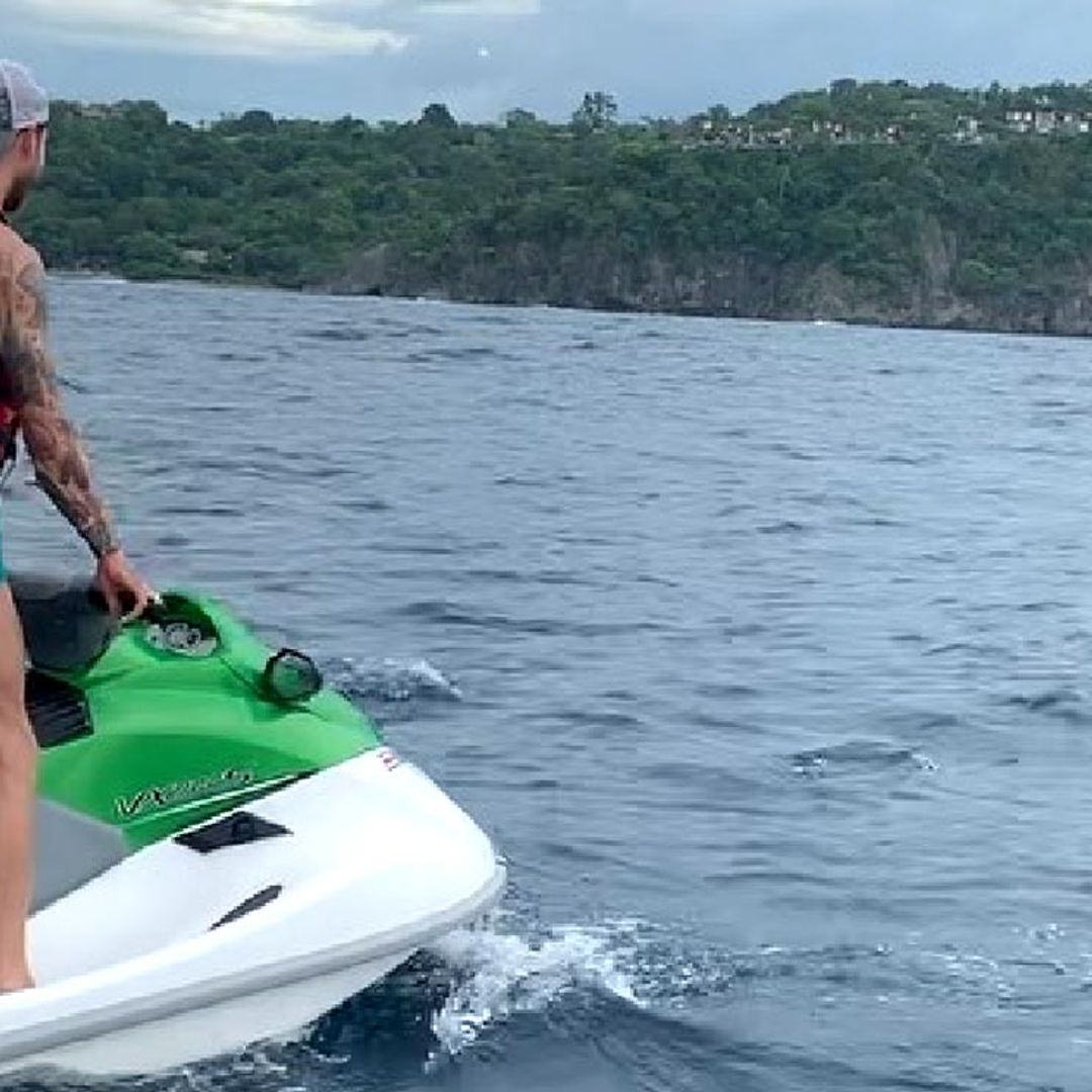 Delfines, surf, un helicóptero... las mil actividades de Sergio Ramos y Pilar Rubio en su luna de miel