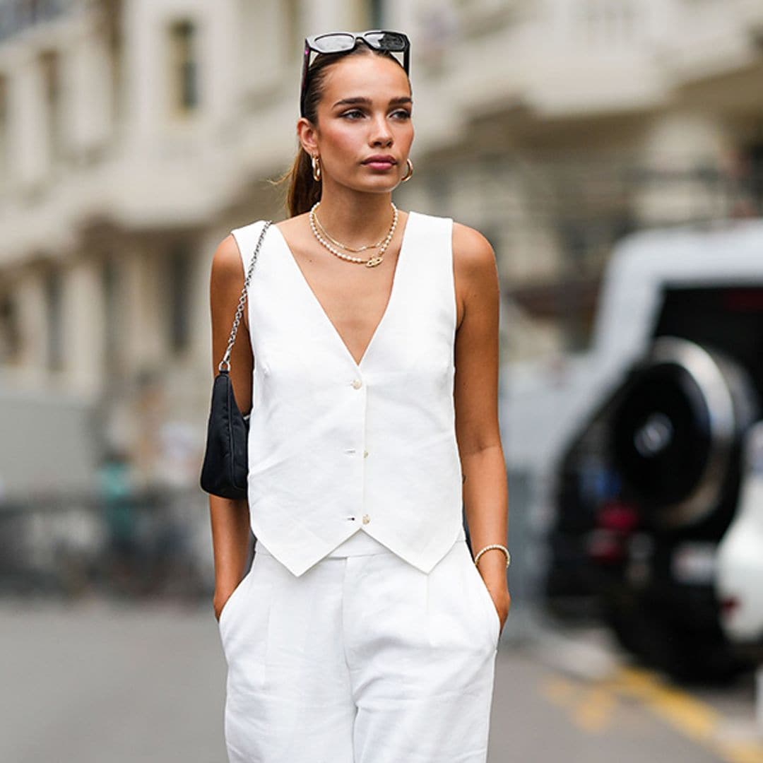 Looks de aeropuerto para viajar cómoda y con mucho estilo