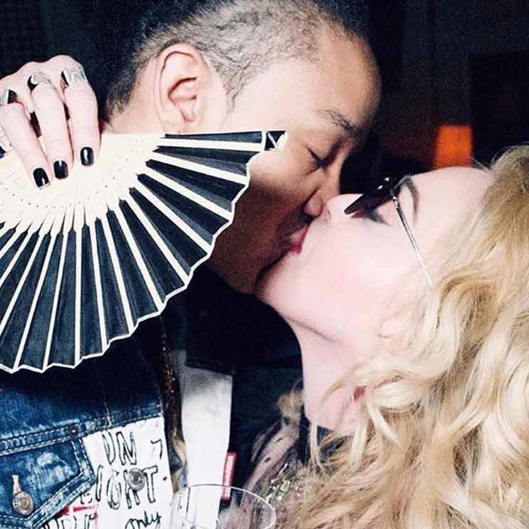 Madonna confirma estar enamorada felicitando a su novio y abriendo su álbum personal