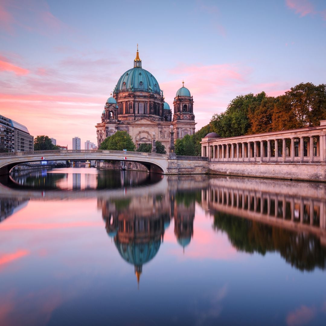 Catedral de Berlín y puente Friedrichsbridge