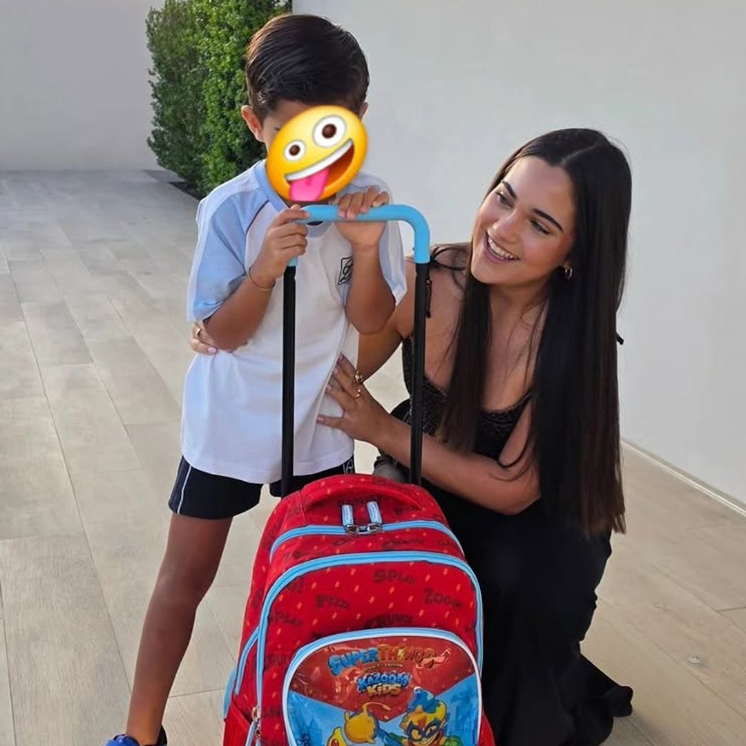 Paula Echevarría, una mamá muy orgullosa: "Uno al último curso de infantil y otra a su primer año de universidad"