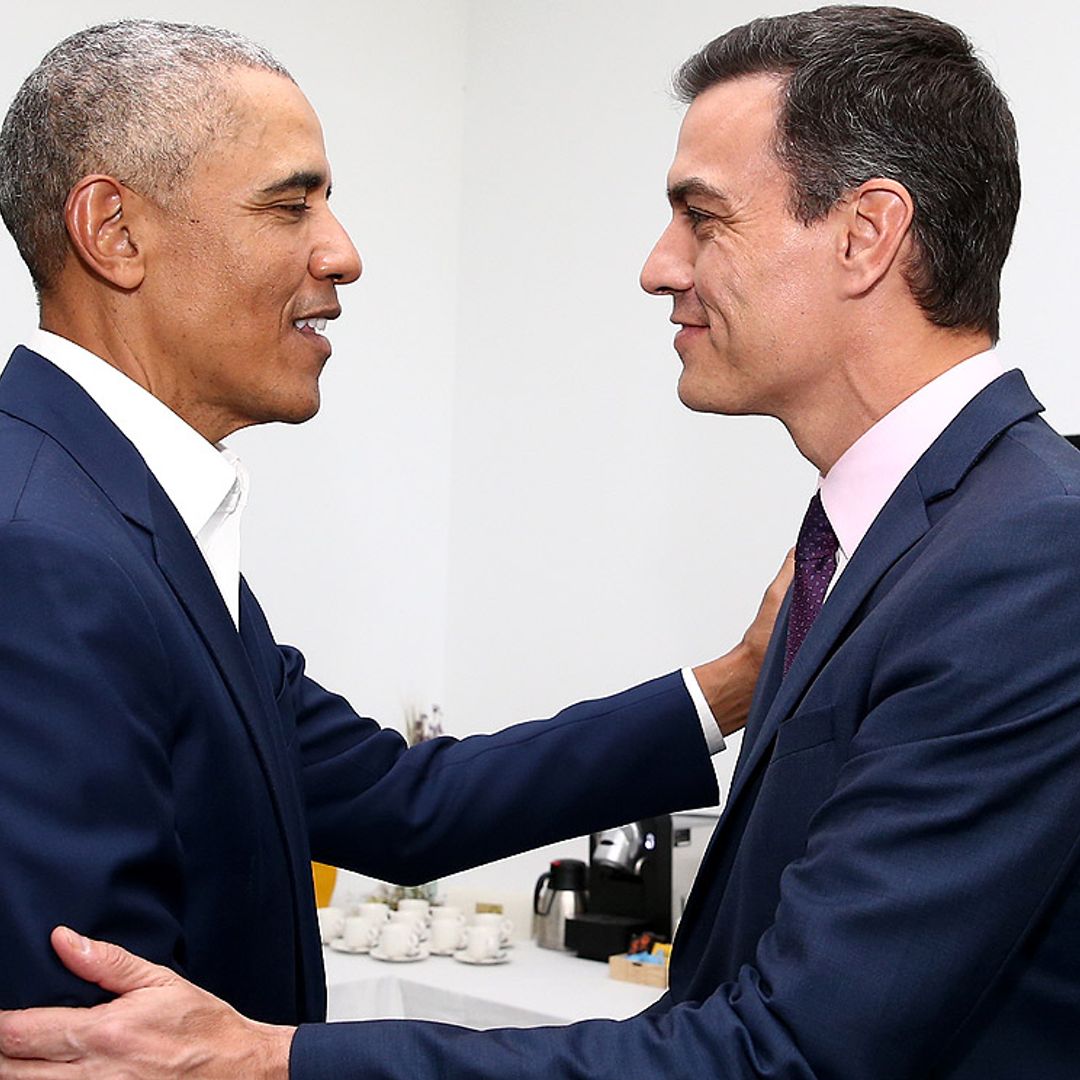 Barack Obama conquista y se deja conquistar por Sevilla después de su visita fallida hace dos años