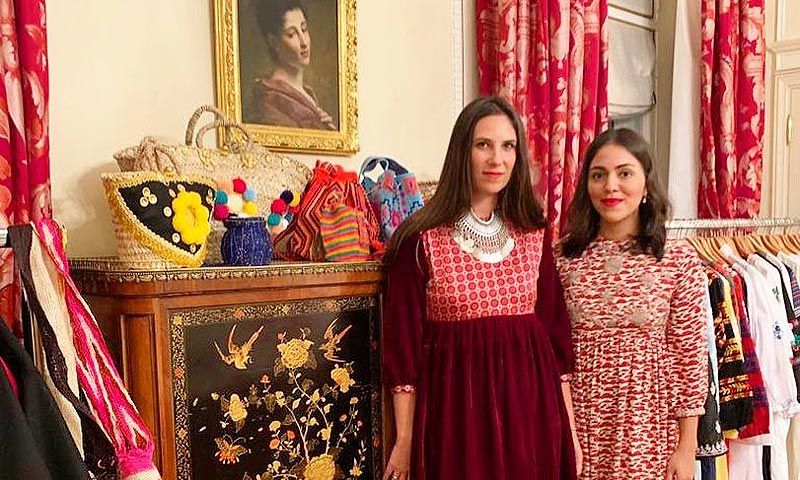 Tatiana Santo Domingo y sus amigas 'it girls' se hospedan en la suite parisina preferida de Alfonso XIII
