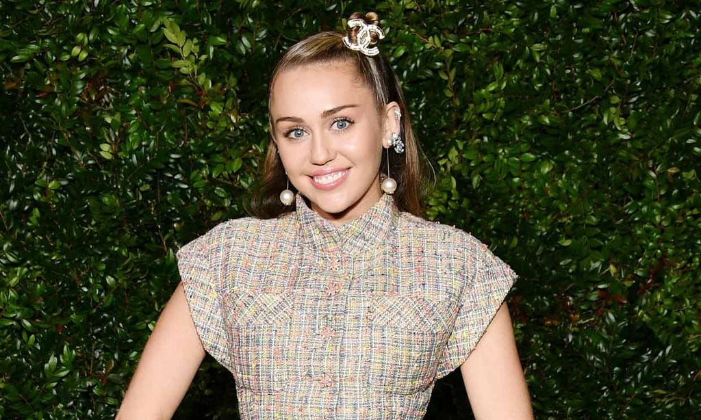 Miley Cyrus zanja toda la polémica y niega que engañara a Liam Hemsworth