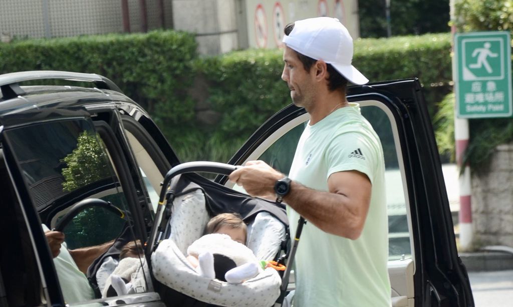 Shanghái, el nuevo destino de Fernando Verdasco y Ana Boyer con su hijo Miguel