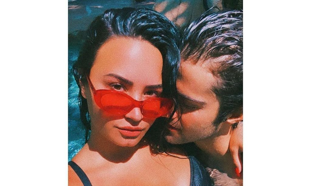 Demi Lovato presume de su 'loco amor' por Max Ehrich