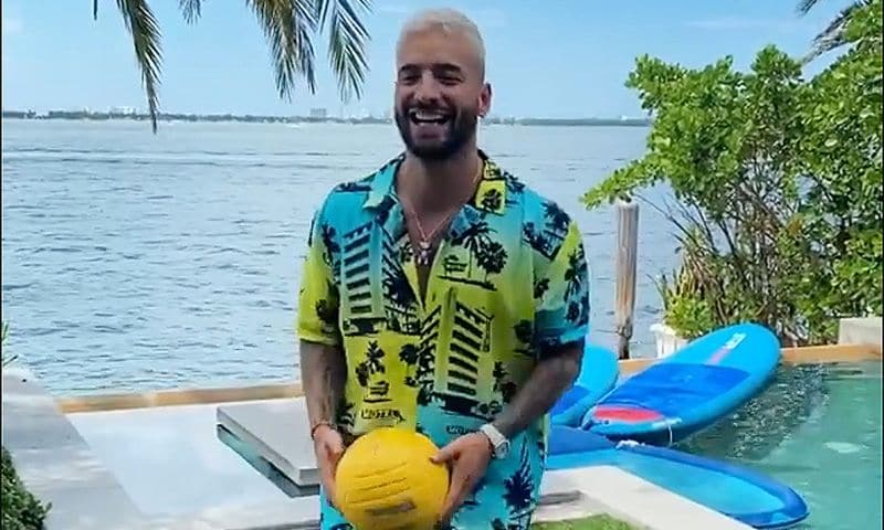 ¿Futbolista o cantante? Maluma sorprende a sus seguidores con su habilidad con el balón