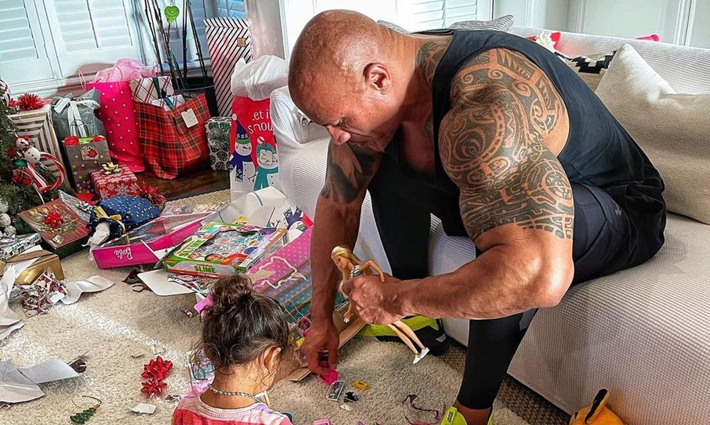 La hija de Dwayne Johnson culpa al 'hada de los espaguetis' de su propio desastre en la cocina