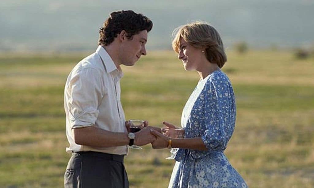 Emma Corrin y Josh O'Connor, Diana y Carlos en 'The Crown', se coronan en los Globos de Oro