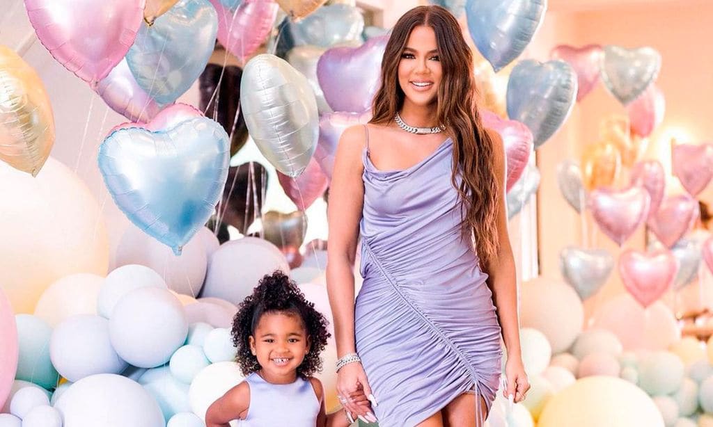El clan Kardashian celebra los tres años de True con una espectacular fiesta 'sueño pastel'