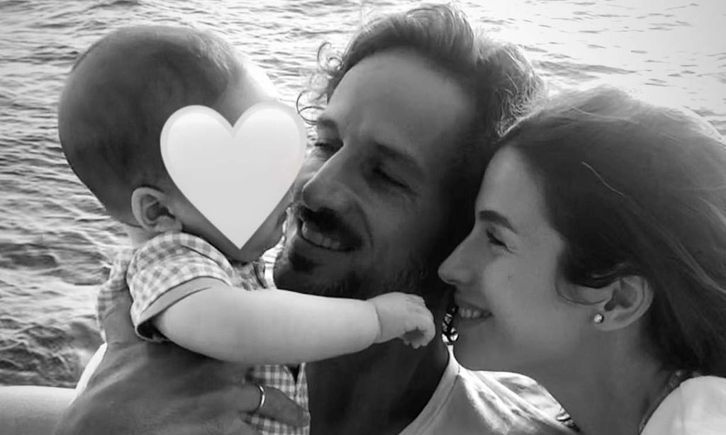 Sandra Gago y Feliciano López, todo felicidad mientras navegan con su 'pequeño marinero'