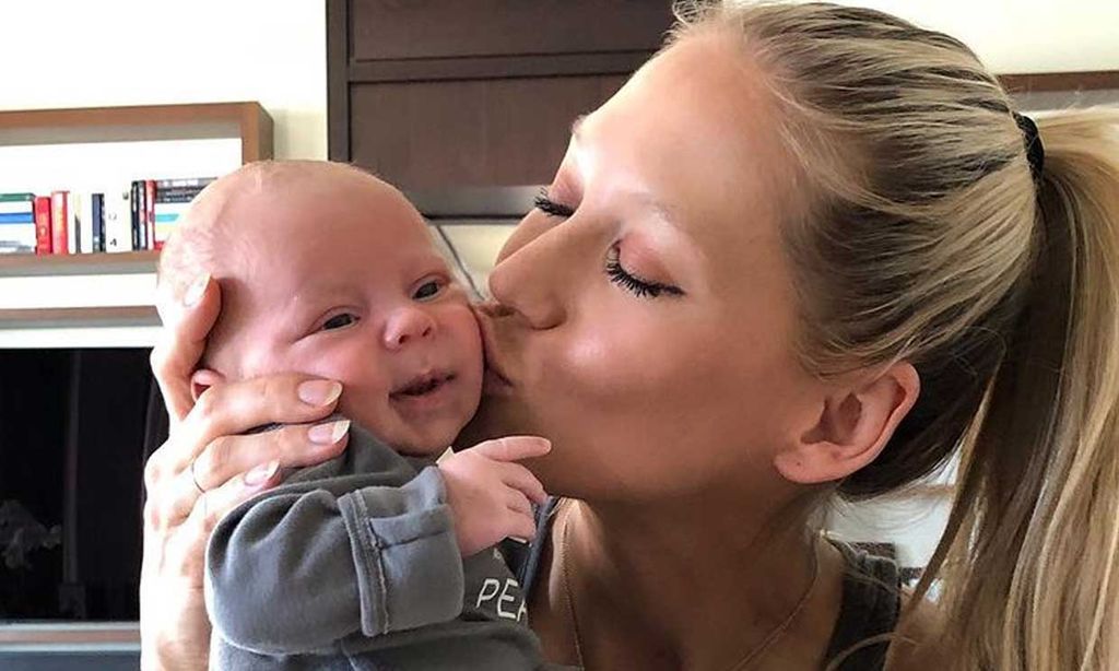 Jessica Biel, Amanda Seyfried, Anna Kournikova... otras 'supermamás' que llevaron su embarazo en secreto antes que Scarlett