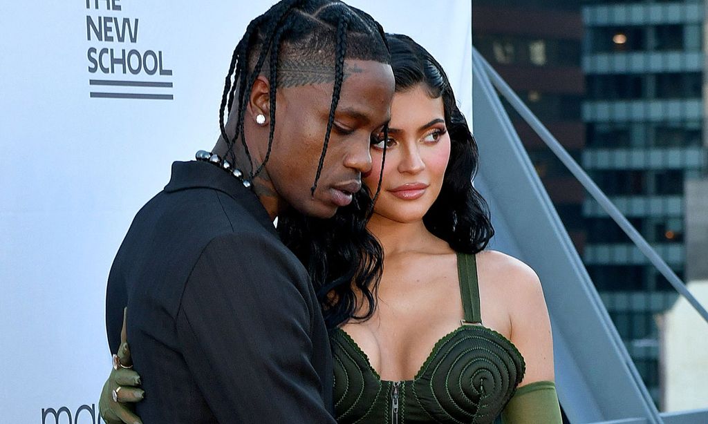 Travis Scott se enfrenta a demandas millonarias tras la avalancha mortal en su concierto