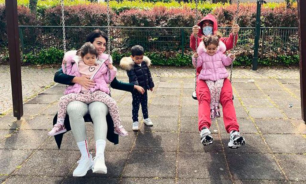 ¿Quién dijo frío? El divertido plan familiar con el que Georgina y sus niños desafían las bajas temperaturas