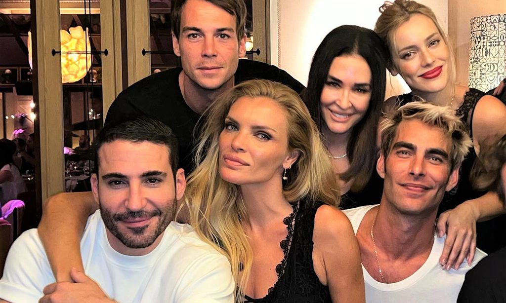 Ester Expósito, Vicky Martín Berrocal, Esther Cañadas... la divertidísima fiesta de cumpleaños de Jon Kortajarena