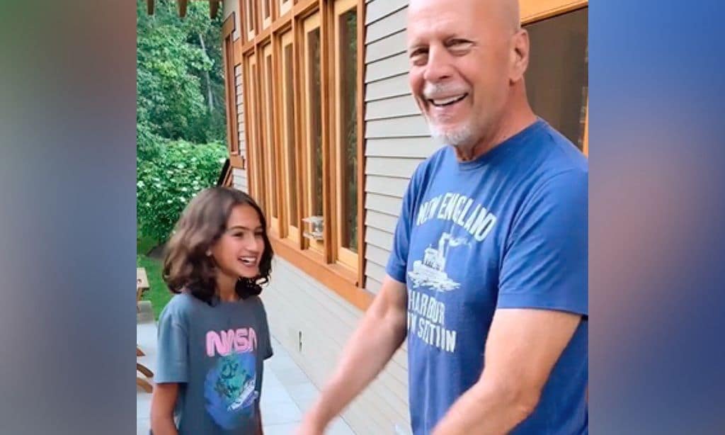 ¡Como nunca lo habías visto! Bruce Willis reaparece bailando con una de sus hijas pequeñas