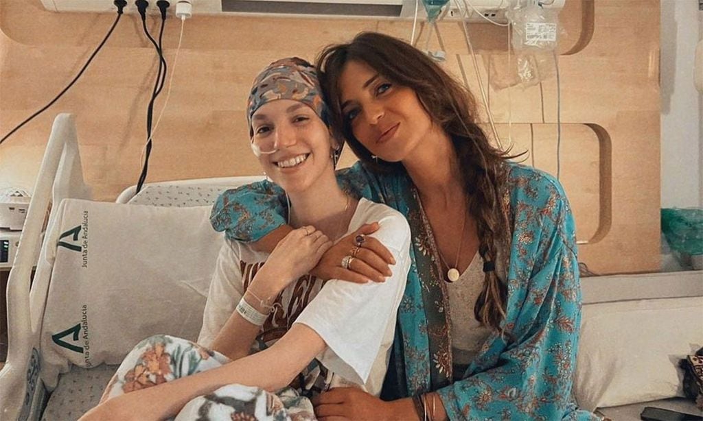 El abrazo de Sara Carbonero a su amiga Elena Huelva, enferma de cáncer desde los 16 años