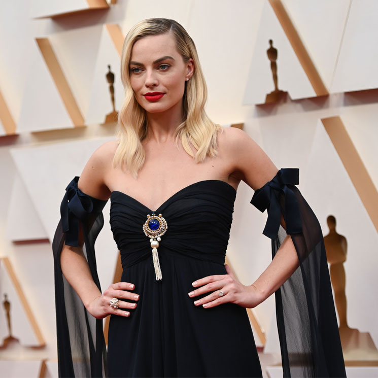El vestido de Alta Costura que Margot Robbie rescató de las supermodelos de los 90