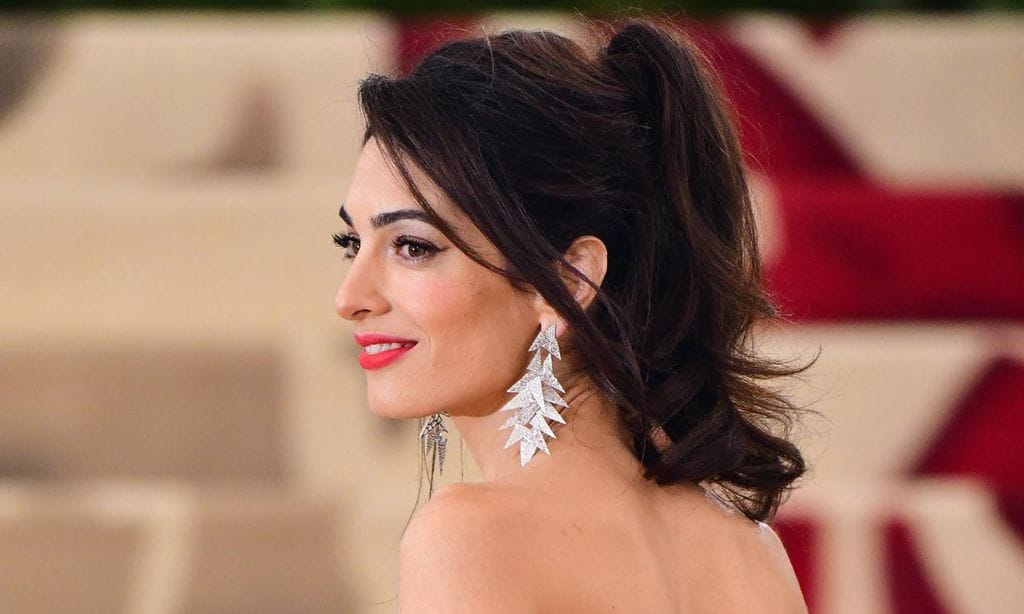 Recrea el ritual de belleza de Amal Clooney con ayuda de nuestros estilistas