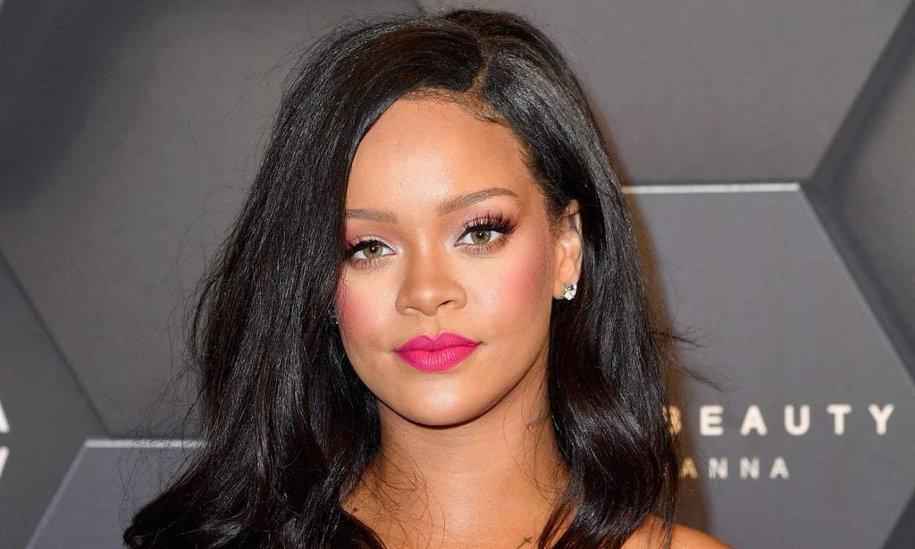 Rihanna sigue los pasos de Zendaya y cambia el color de su melena