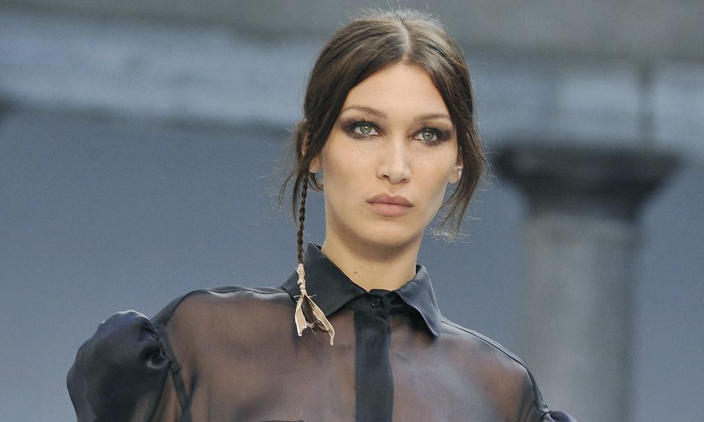 Después de mostrar su cuerpo sin filtros, ahora Bella Hadid nos enseña sus pecas