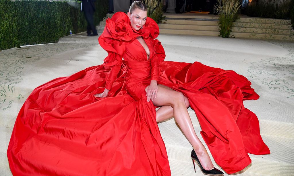 Los dos ejercicios favoritos de Karlie Kloss para mantener las piernas bonitas