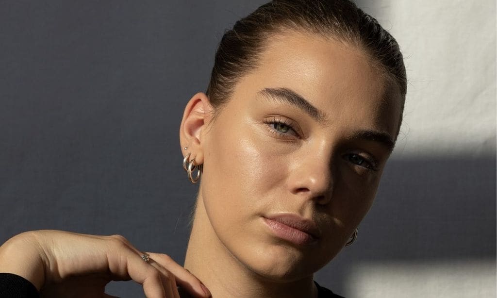Qué es el 'Face Icing', el truco con 'efecto buena cara' que también sigue Irina Shayk
