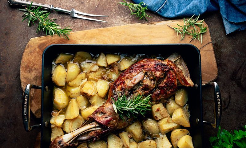 ¿Sin ideas para Navidad? Apuesta por un clásico, el cordero al horno